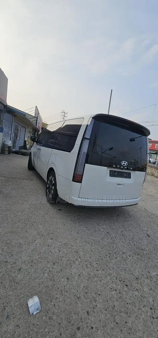 Hyundai Starex 2023 White