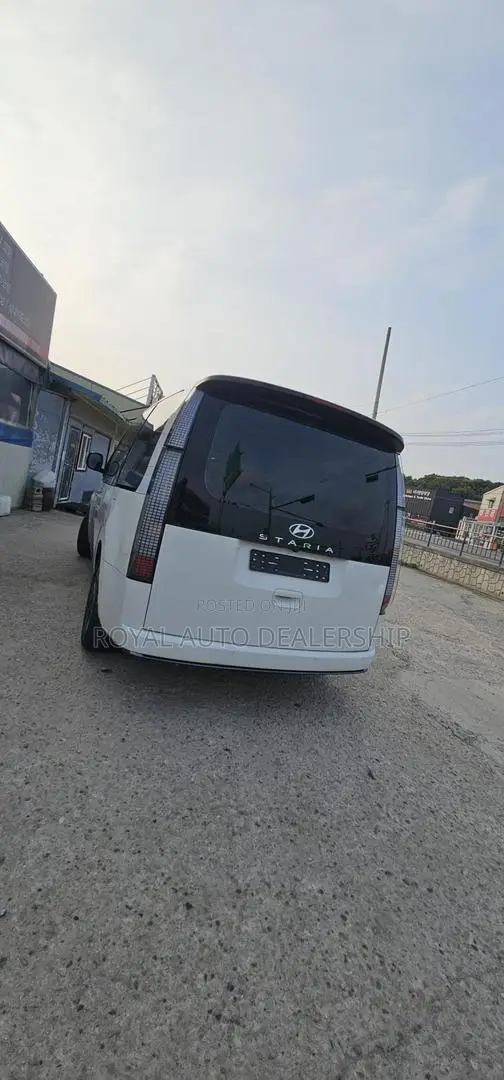 Hyundai Starex 2023 White
