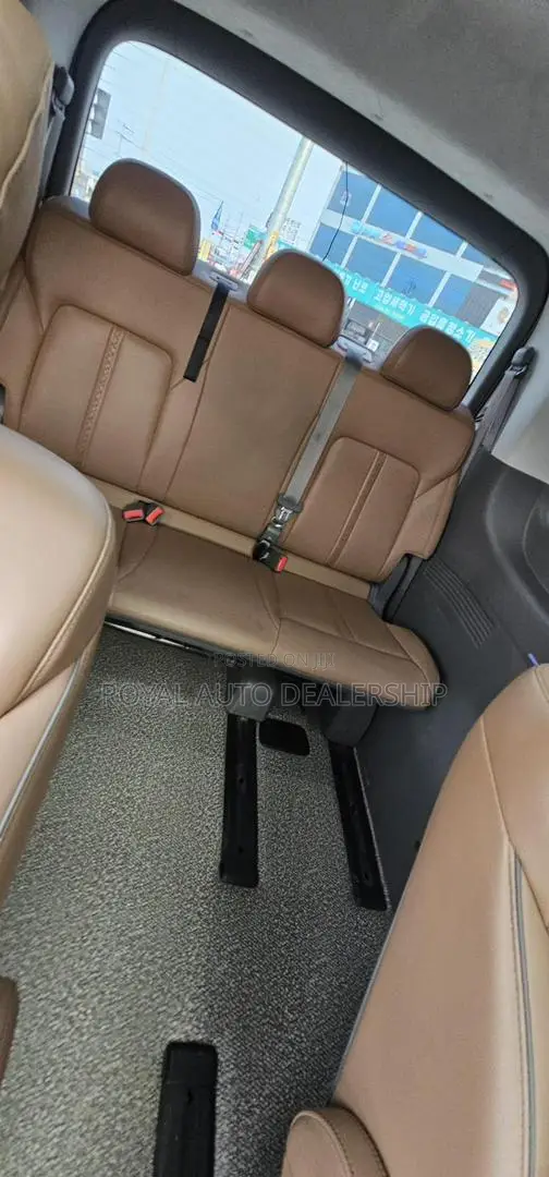 Hyundai Starex 2023 White