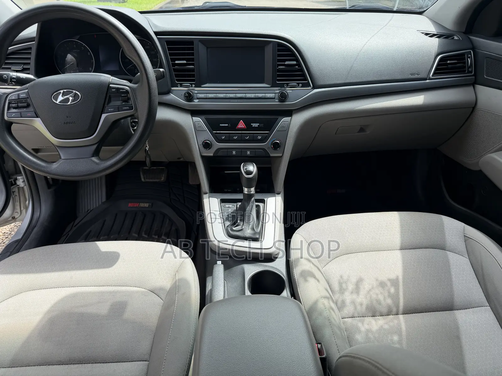 Hyundai Elantra Sport Sedan FWD (1.6L 4cyl 6M) 2017 Silver
