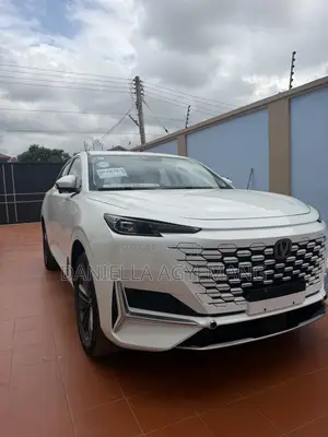 Changan UNI-K 1.5 Hybrid FWD 2023 White