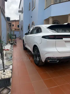 Changan UNI-K 1.5 Hybrid FWD 2023 White