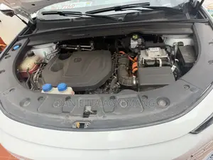 Changan UNI-K 1.5 Hybrid FWD 2023 White