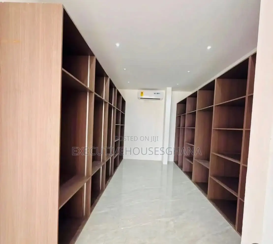 4bdrm House in East Legon for sale