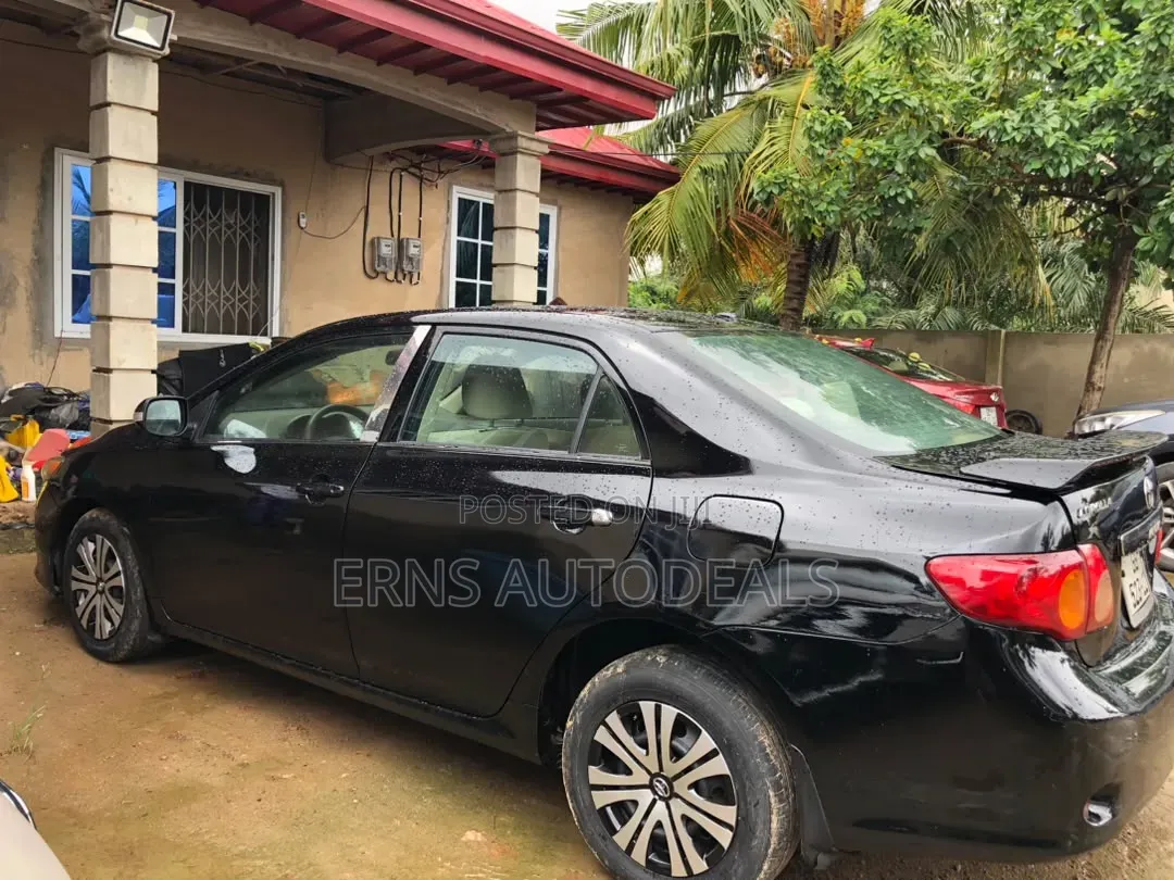 Toyota Corolla 2010 Black