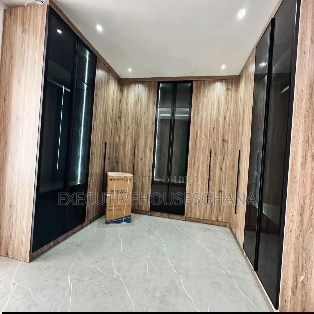 4bdrm House in Ashaley Botwe for sale