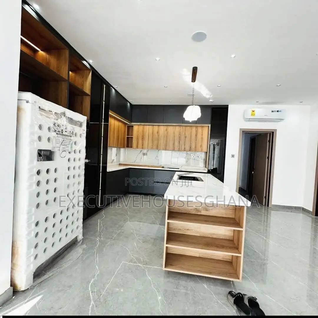4bdrm House in Ashaley Botwe for sale