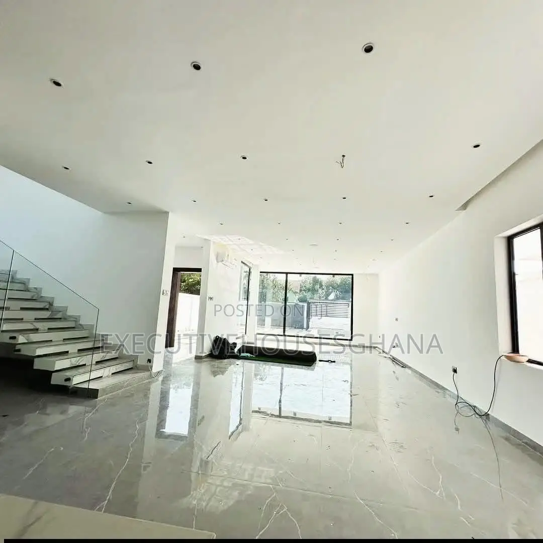 4bdrm House in Ashaley Botwe for sale