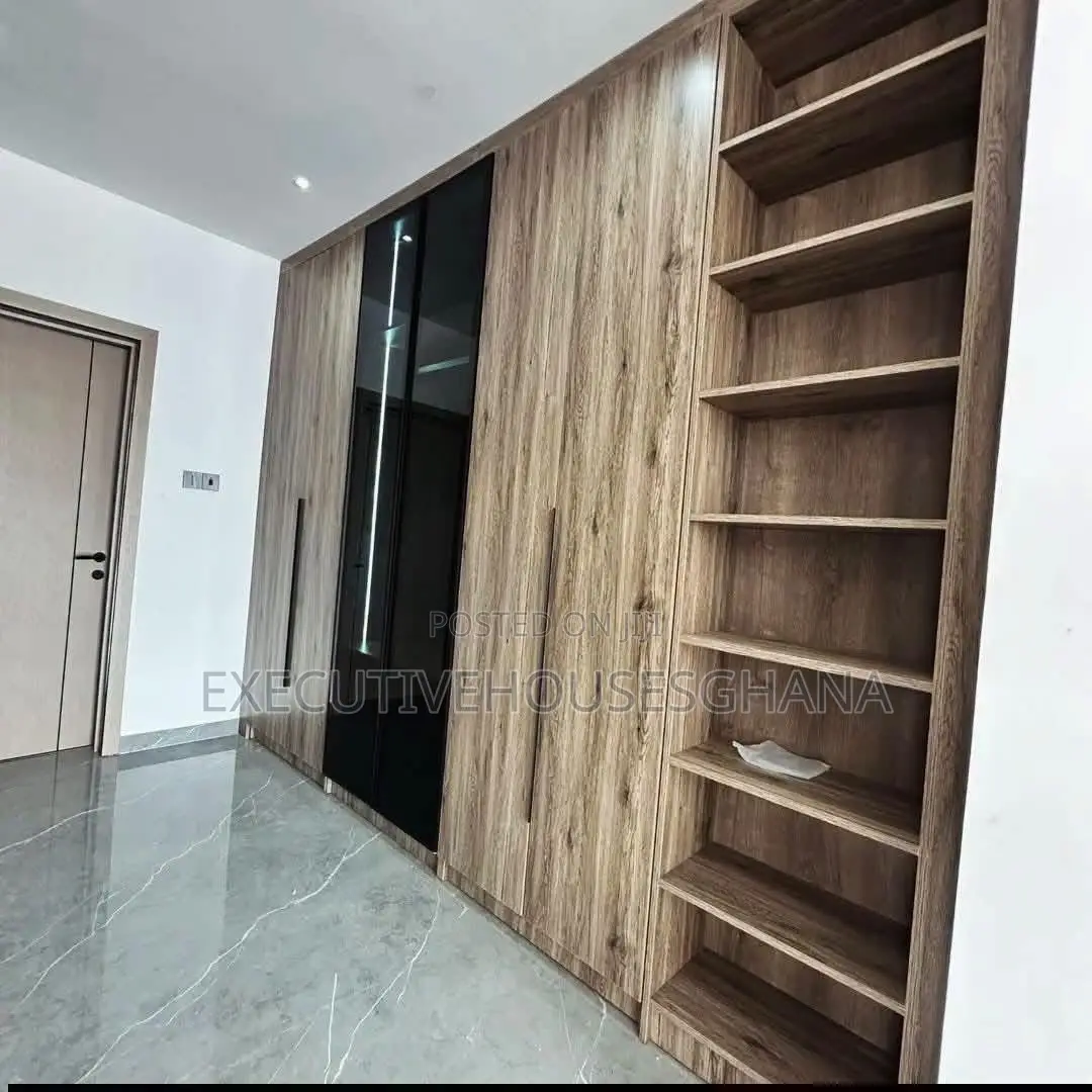 4bdrm House in Ashaley Botwe for sale