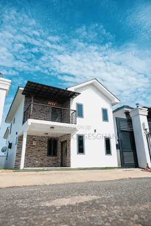 3 4 Bedroom Luxury Furnished Home Within a Gated Community