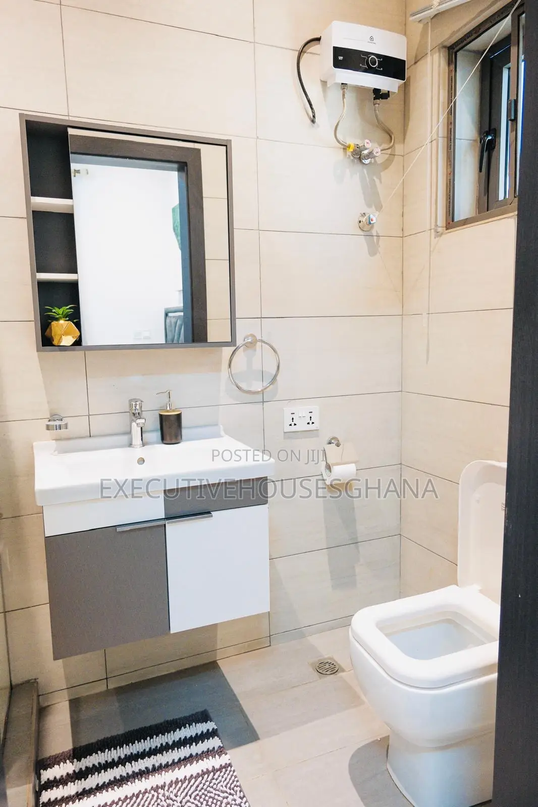 3 4 Bedroom Luxury Furnished Home Within a Gated Community