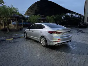 Hyundai Elantra Value Edition 2018 Silver