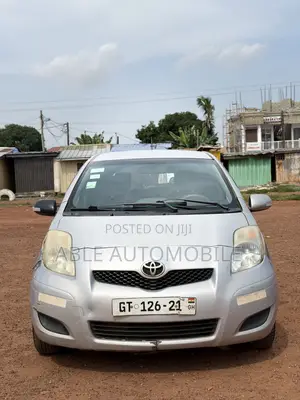 Toyota Vitz 1.3 AWD 5dr 2010 Silver