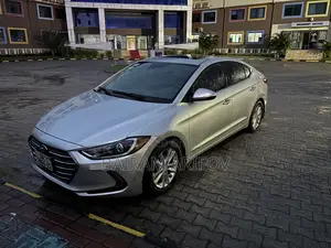 Hyundai Elantra Value Edition 2018 Silver