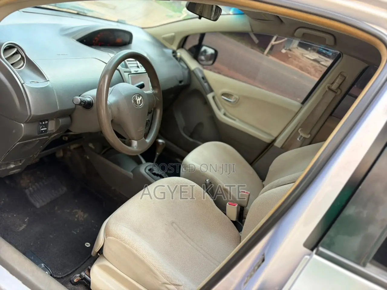 Toyota Vitz 1.3 AWD 3dr 2010 Silver