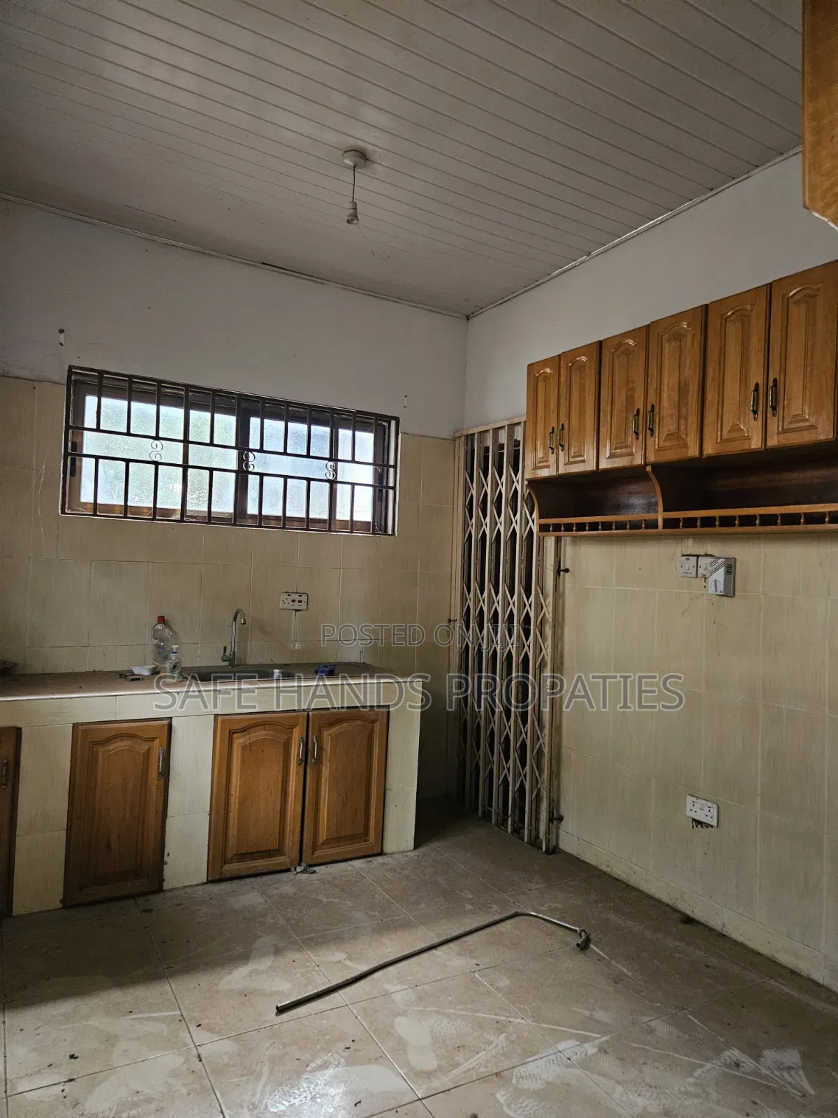 2bdrm House in Naugua Street, Lake Side Estate for sale