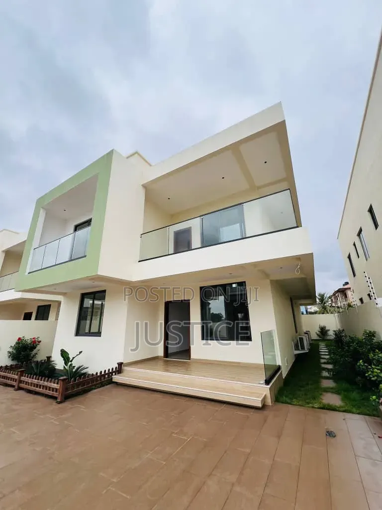 4bdrm House in Adjiringanor, Otano for sale