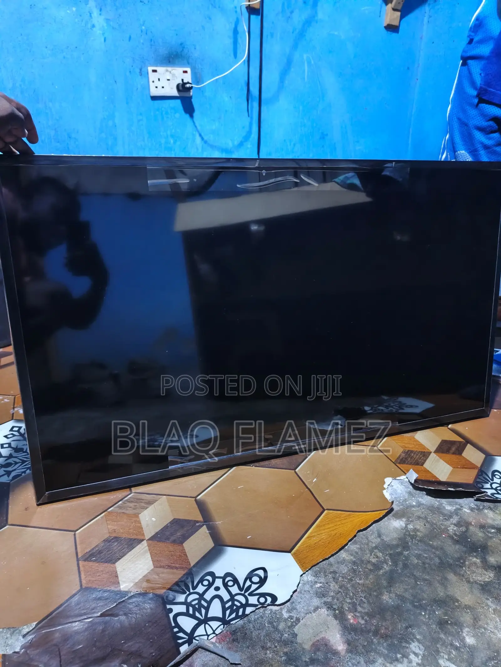 New Samsung 43" Satellite Tv