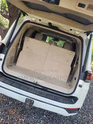 Toyota Land Cruiser LC300 2023 White