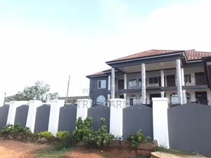 8bdrm Block of Flats in Kumasi Metropolitan for sale