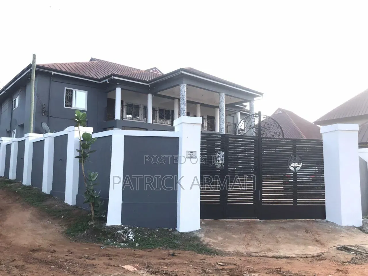 8bdrm Block of Flats in Kumasi Metropolitan for sale