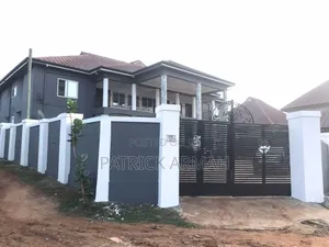 8bdrm Block of Flats in Kumasi Metropolitan for sale