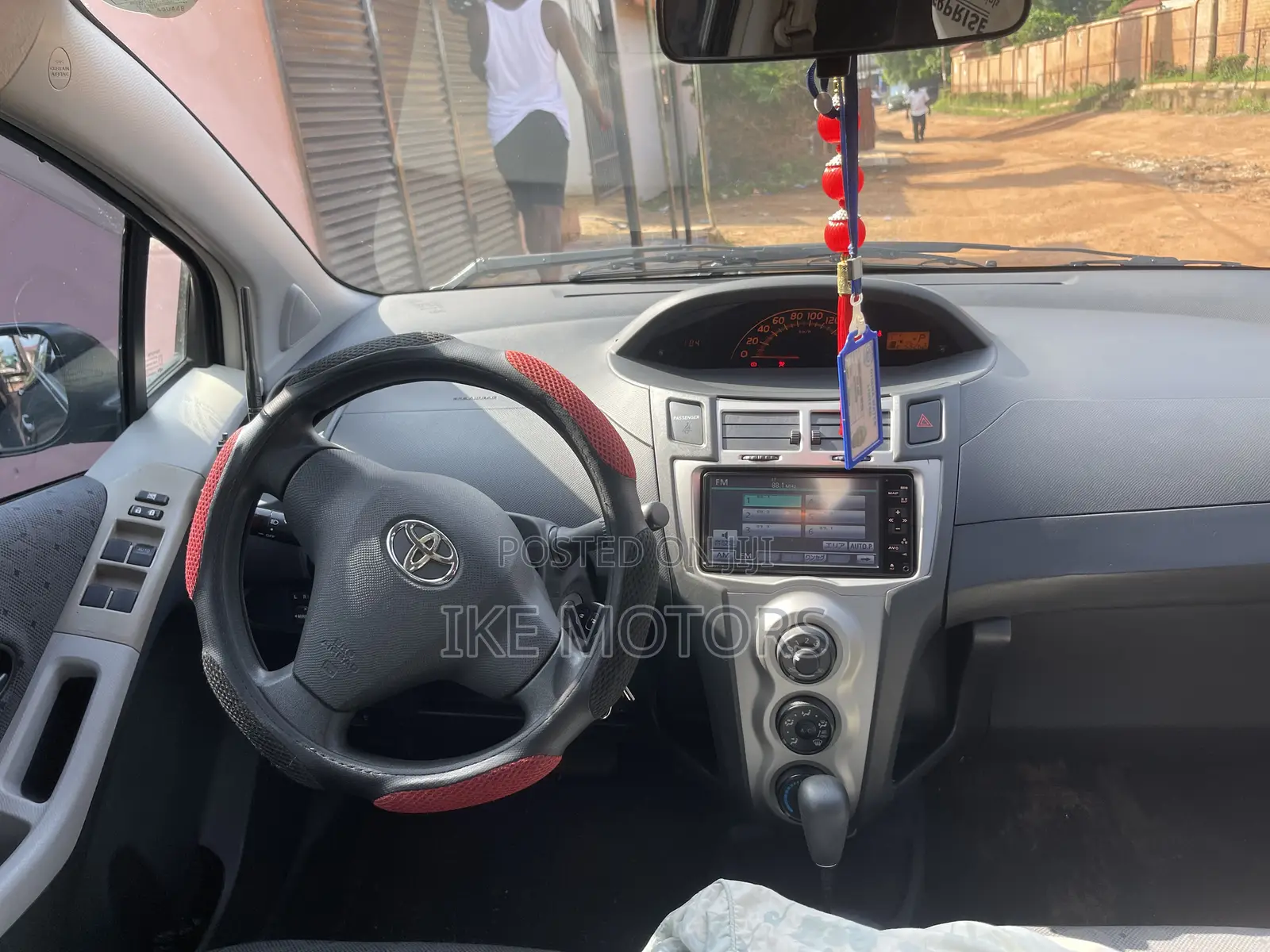 Toyota Vitz 1.3 AWD 3dr 2010 Black