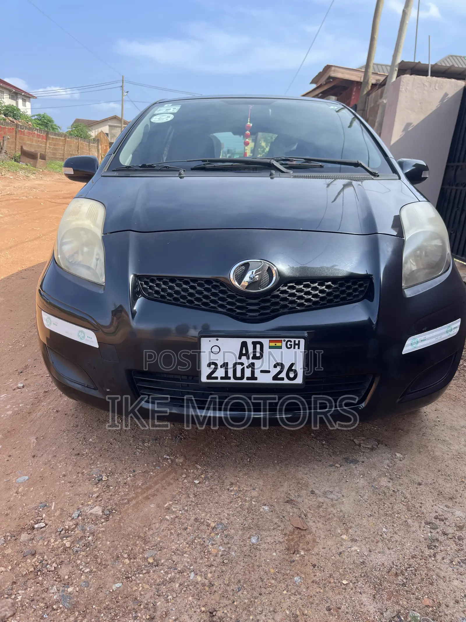 Toyota Vitz 1.3 AWD 3dr 2010 Black