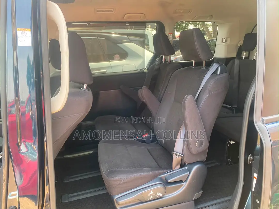 Toyota Voxy 2015 Black