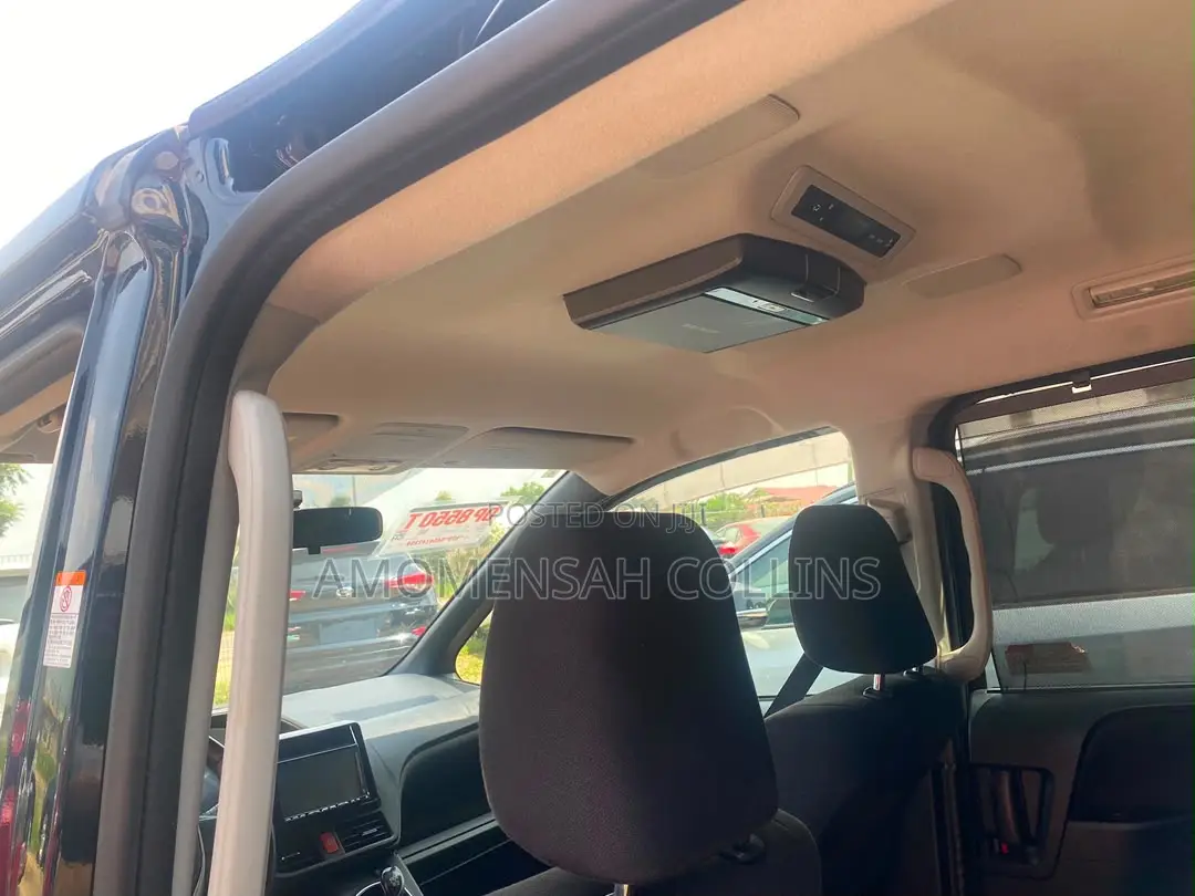 Toyota Voxy 2015 Black
