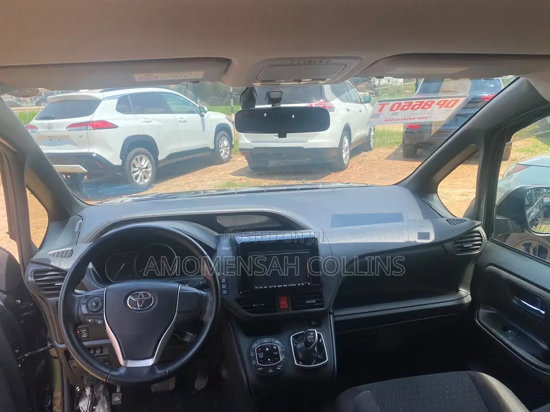 Toyota Voxy 2015 Black