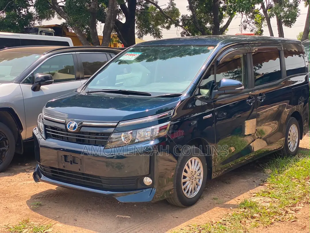 Toyota Voxy 2015 Black