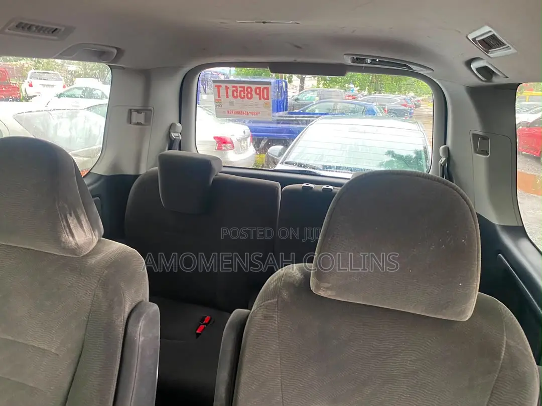 Toyota Voxy 2013 Gray