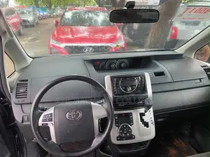 Toyota Voxy 2013 Gray