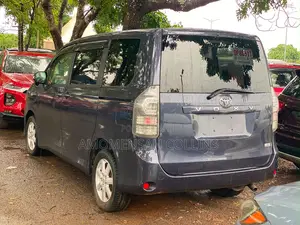 Toyota Voxy 2013 Gray