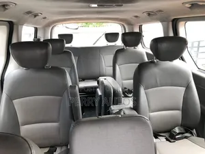 Hyundai Starex 2012 Yellow