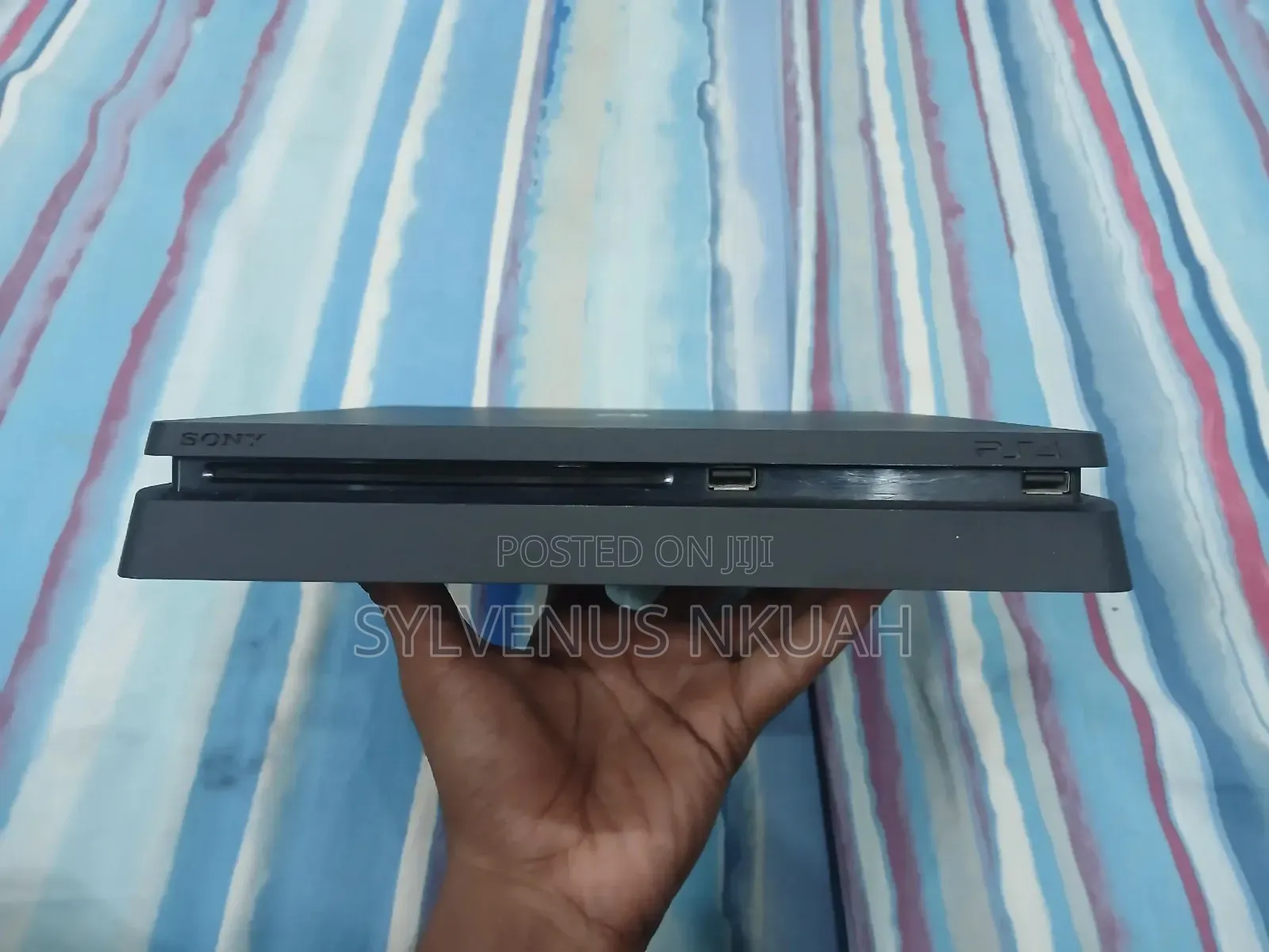 Playstation 4 Slim