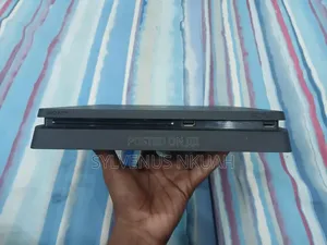 Playstation 4 Slim