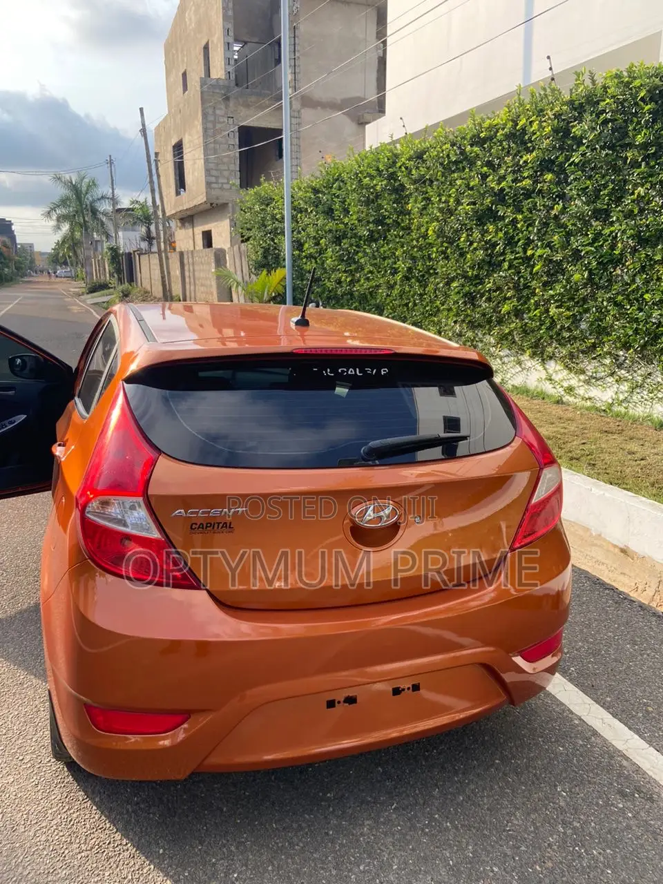 Hyundai Accent SE Hatchback 2017 Orange