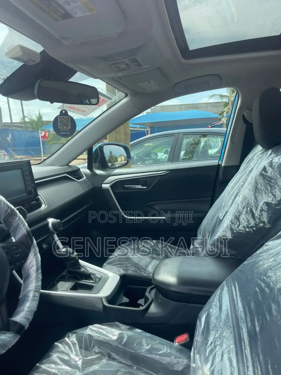 Toyota RAV4 XLE FWD 2019 Blue