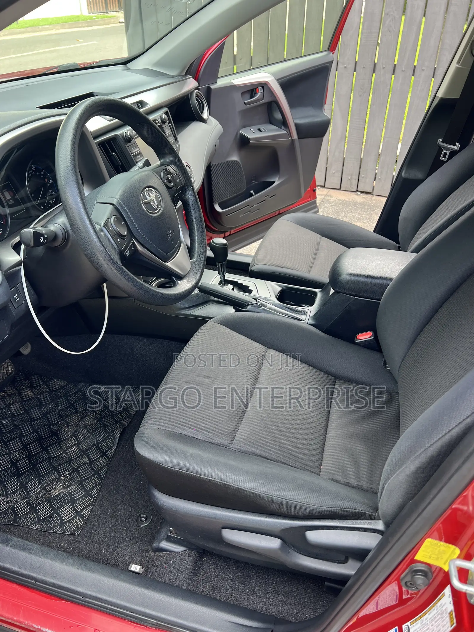 Toyota RAV4 LE AWD (2.5L 4cyl 6A) 2017 Red