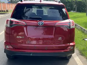 Toyota RAV4 LE AWD (2.5L 4cyl 6A) 2017 Red