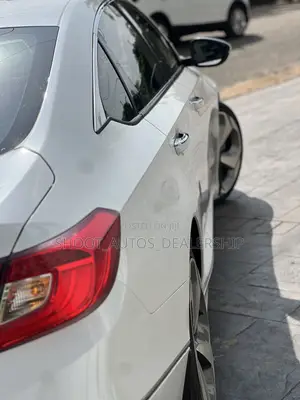 Honda Accord 2018 White