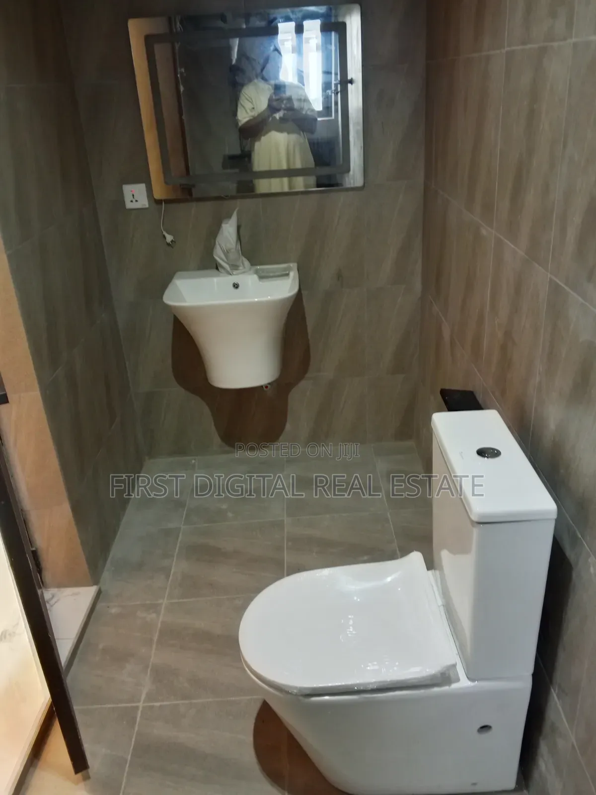 3bdrm Duplex in First Digital Real, Akweley for sale