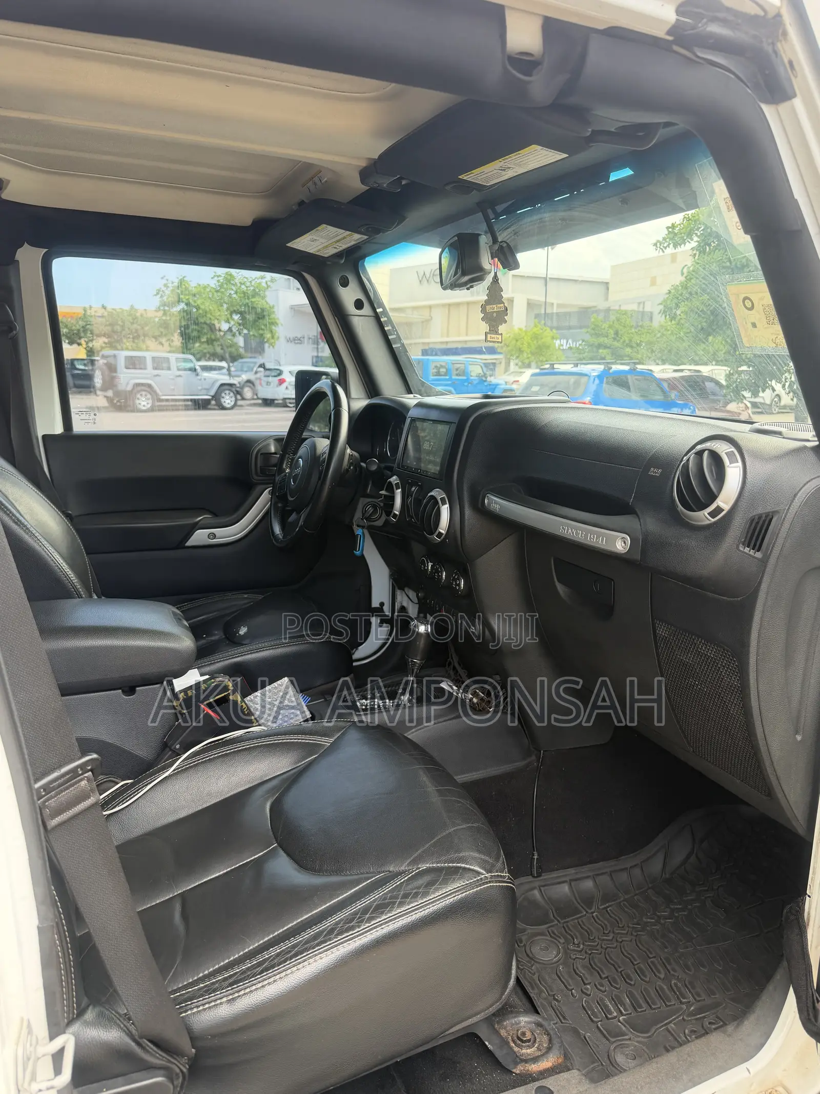 Jeep Wrangler Unlimited Sahara 4dr SUV 4WD (3.6L 6cyl 6M) 2015 White