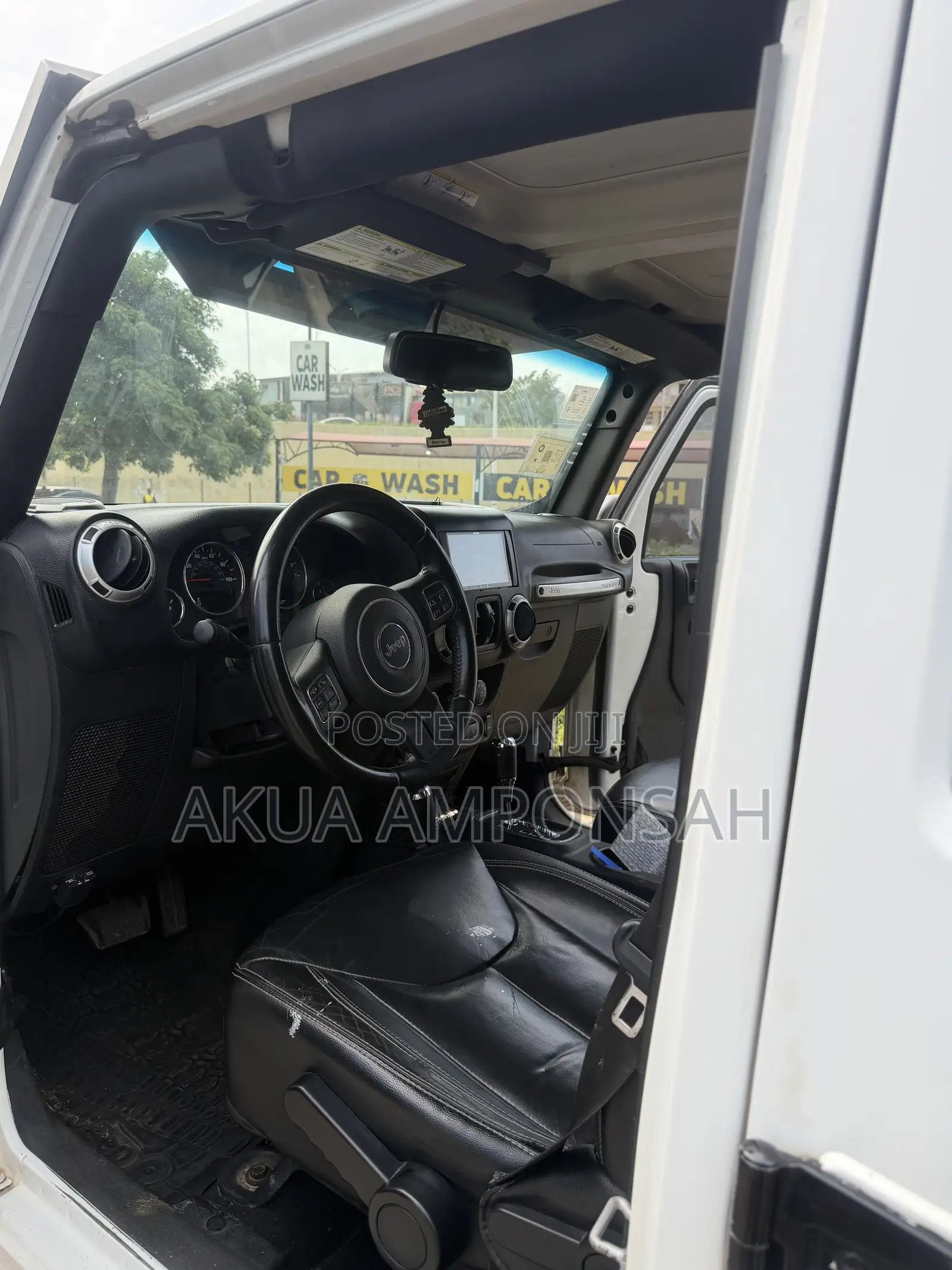 Jeep Wrangler Unlimited Sahara 4dr SUV 4WD (3.6L 6cyl 6M) 2015 White