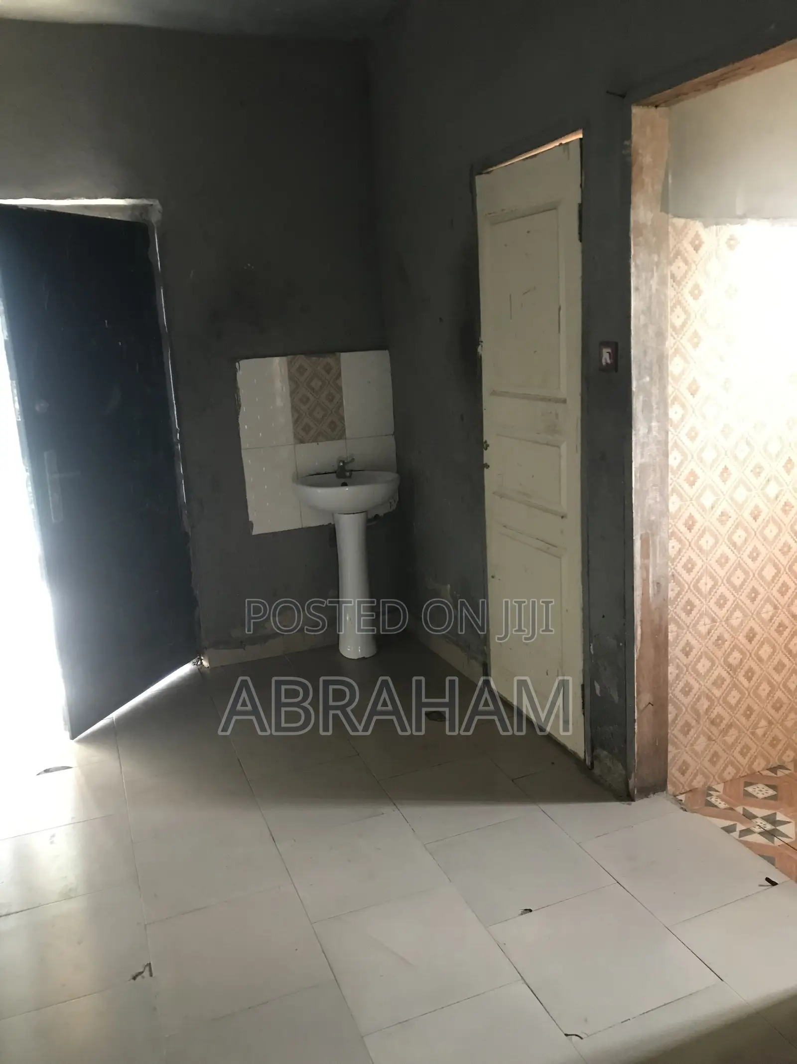 1bdrm Apartment in Afuaman Estate, Manhean for rent
