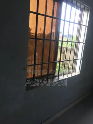 1bdrm Apartment in Afuaman Estate, Manhean for rent
