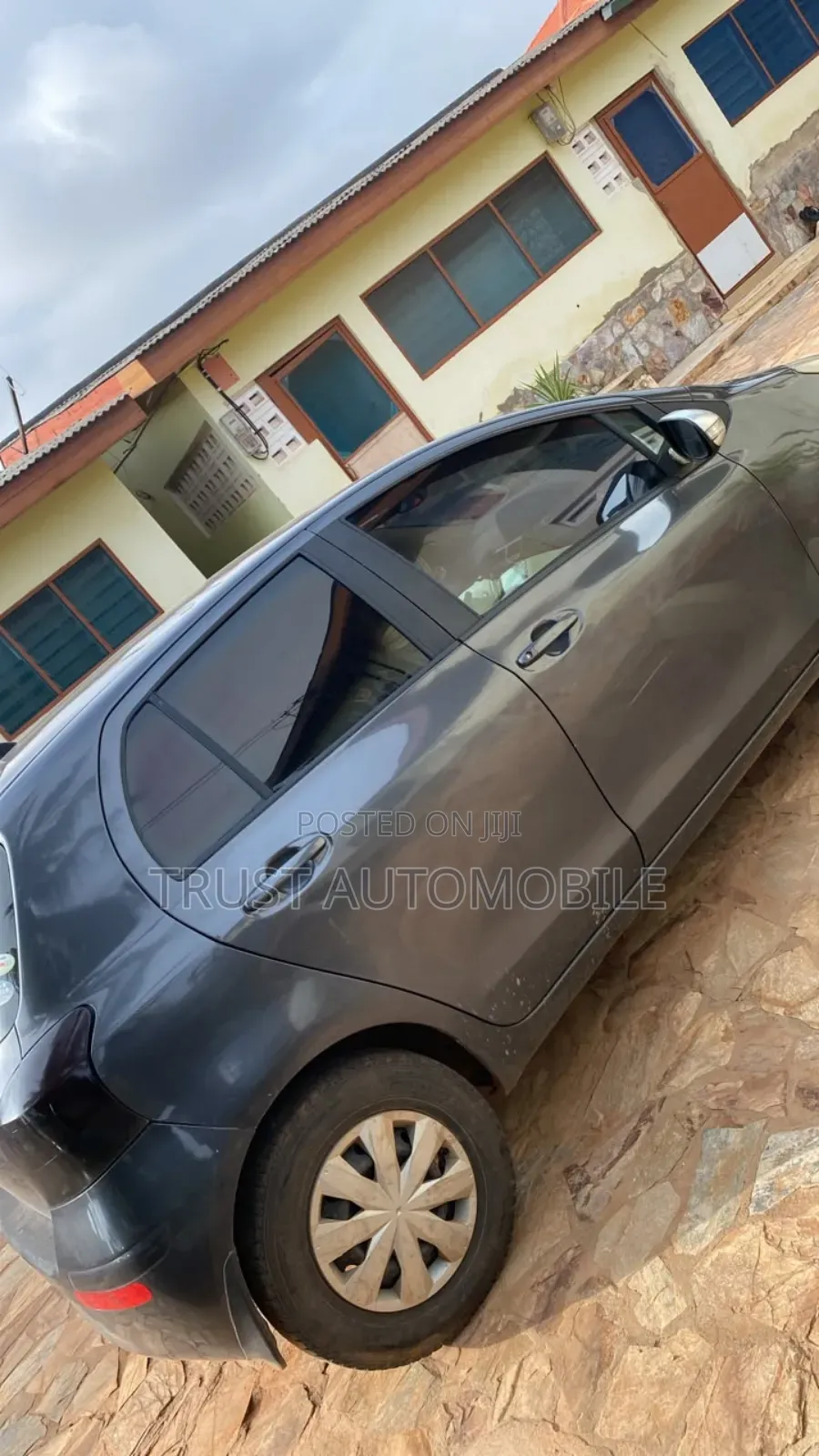 Toyota Vitz 1.3 FWD 5dr 2010 Gray