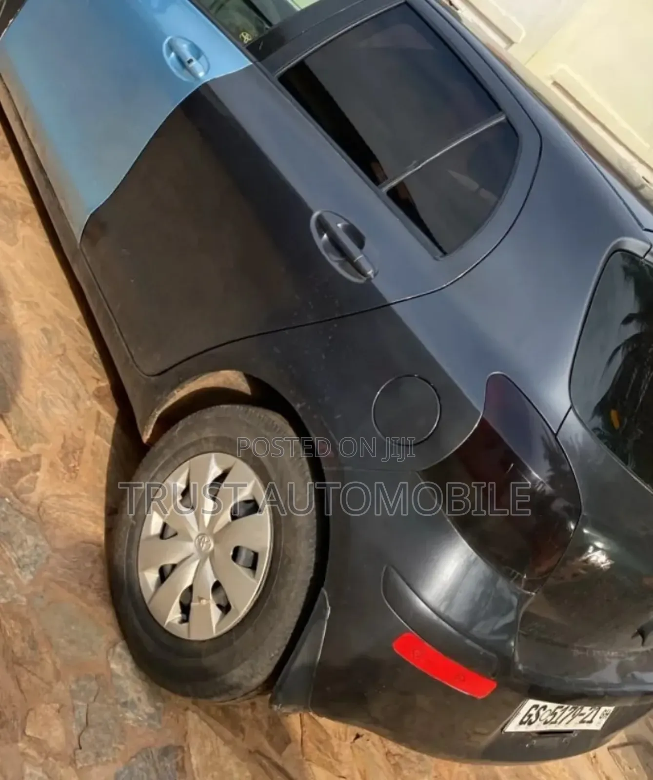 Toyota Vitz 1.3 FWD 5dr 2010 Gray